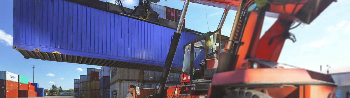 Современная техника для обработки грузов и контейнеров